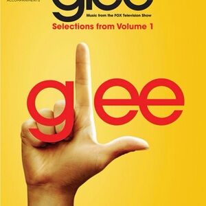 The Singer’s Series Glee Volume 1 Music Book -Vocal arrangements w/ piano NEW